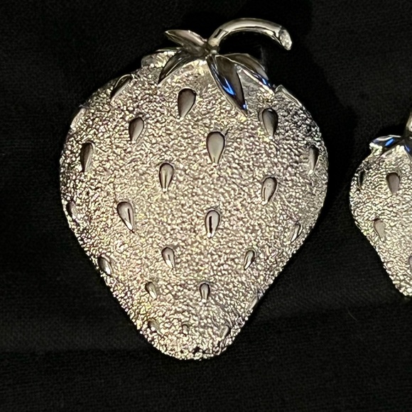 Strawberry Ice Demi Parure - Picture 2 of 11